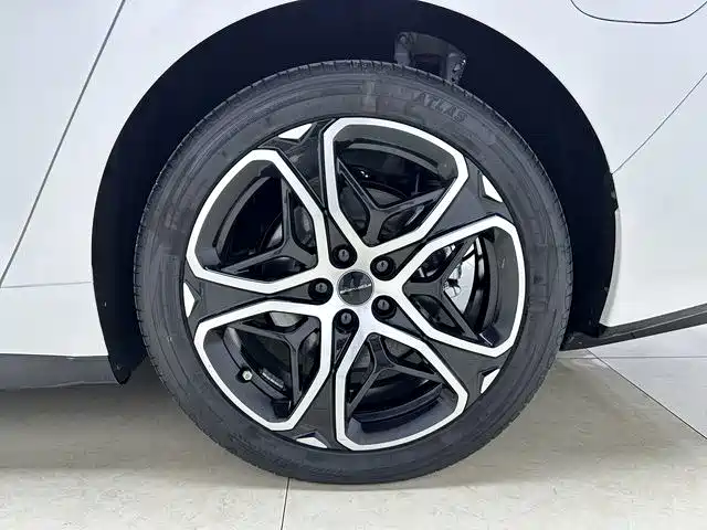 Dongfeng Fengxing Stellar S7 2026 2026 Model 650 Ultra-Fast Charge Luxury Edition