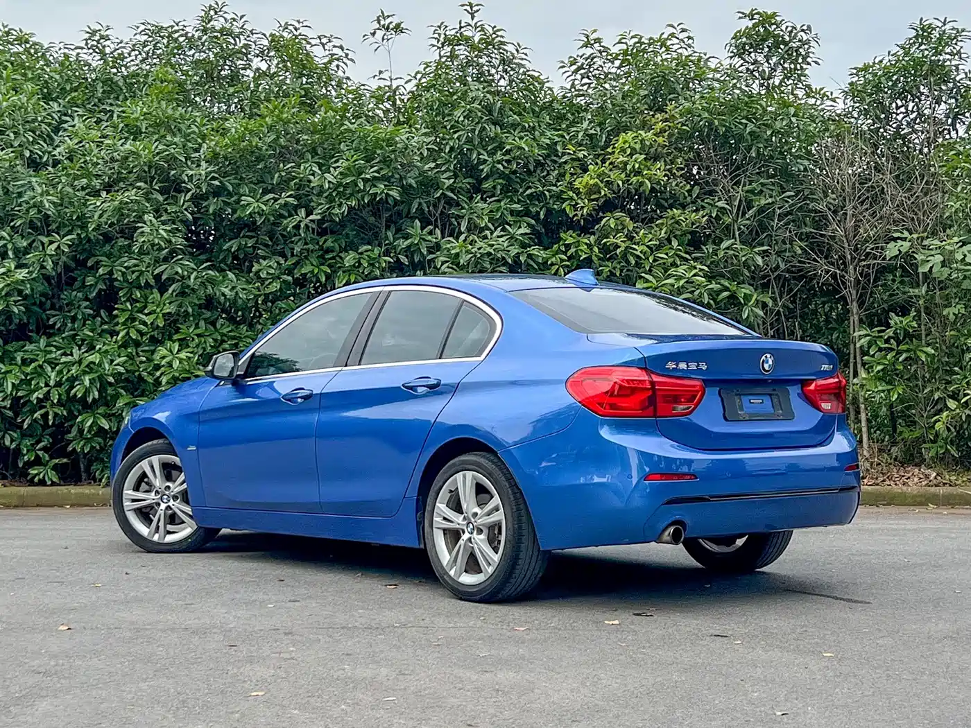 BMW 1 Series 2018 118i Sport Edition фото 5