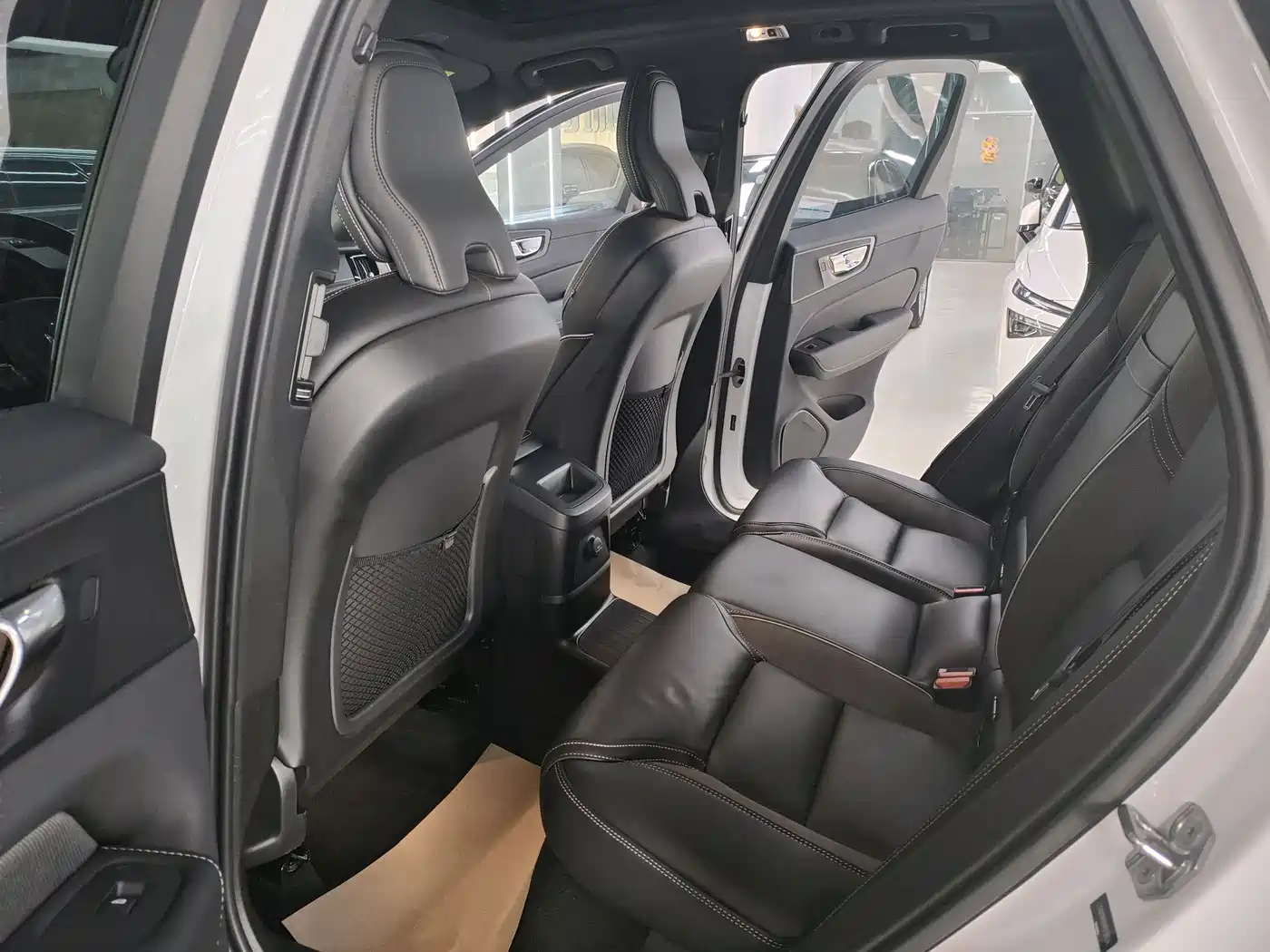 VOLVO XC60 PLUG IN HYBRID