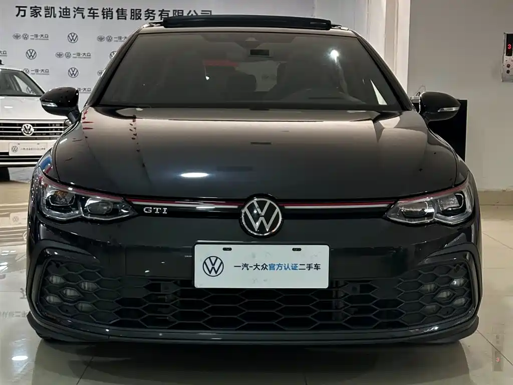 VOLKSWAGEN GOLF GTI
