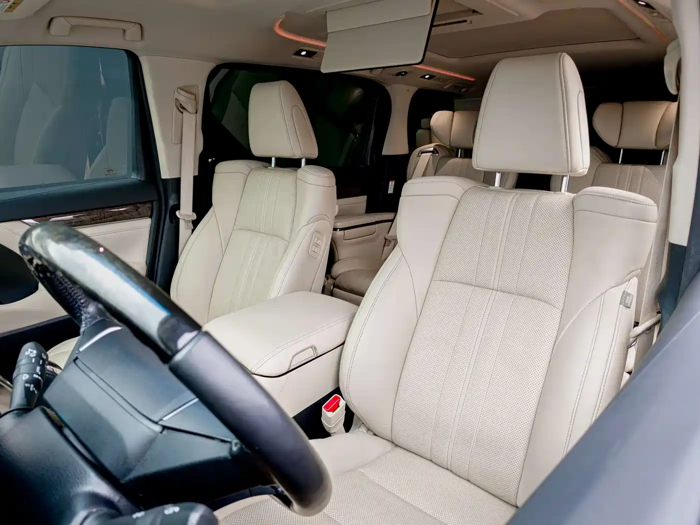 Toyota Vellfire 2020 Twin Engine 2.5L HV Premium Edition фото 6