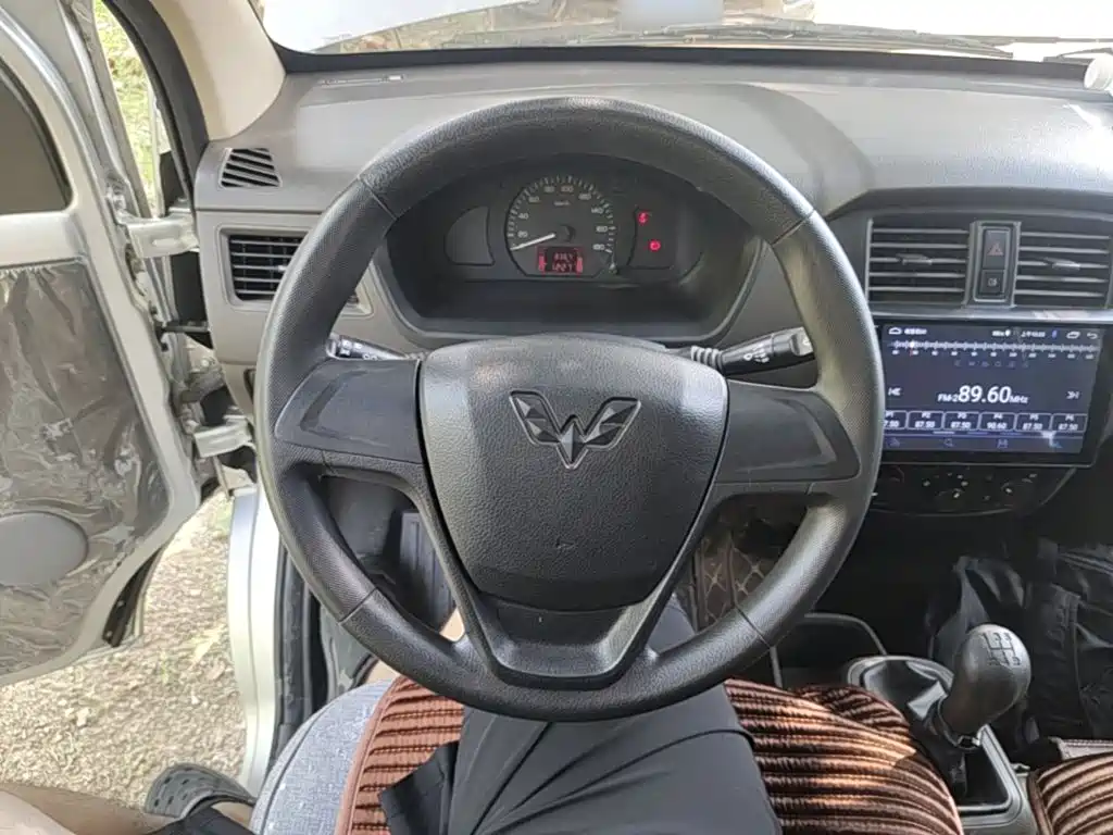 Wuling Motors Wuling Rongguang S 2022 2021 Model 1.2L Basic Enclosed Van 2-Seater LSI