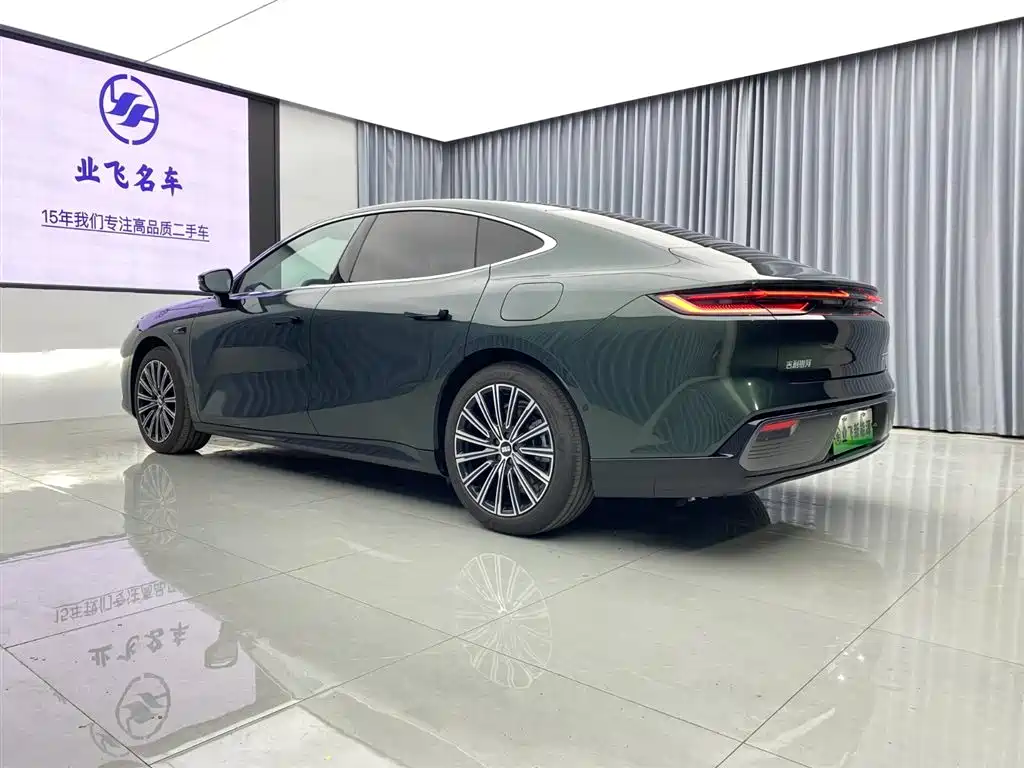 Geely Galaxy Galaxy Xingyao 8 2025 130km EM-P Starship Edition фото 6