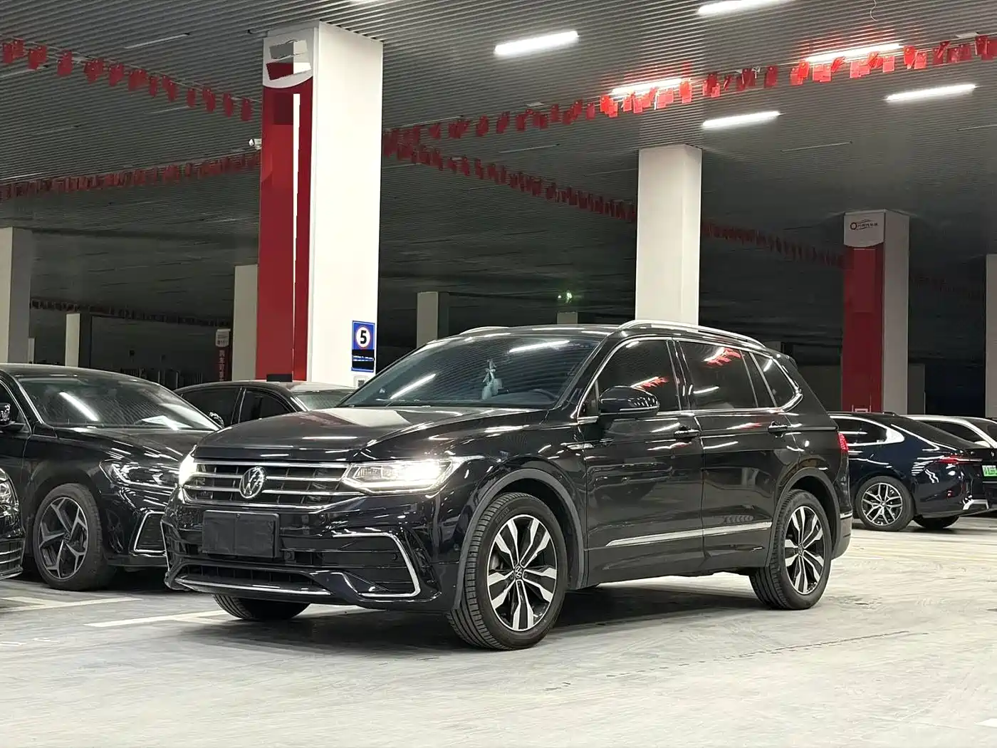 VOLKSWAGEN TIGUAN L