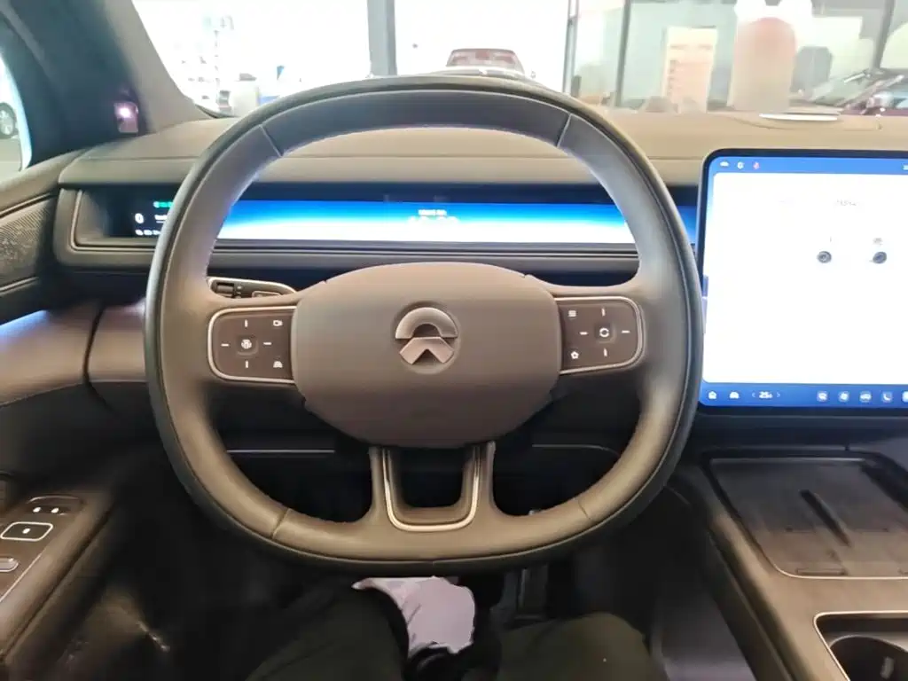 NIO ES8 2026 2025 Model 6-Seat Executive Luxury Edition