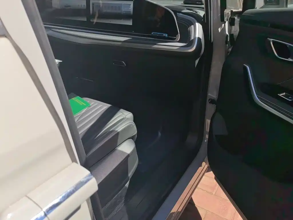 Maxus Maxus G90 2023 2023 2.0T Starlight 7-seater