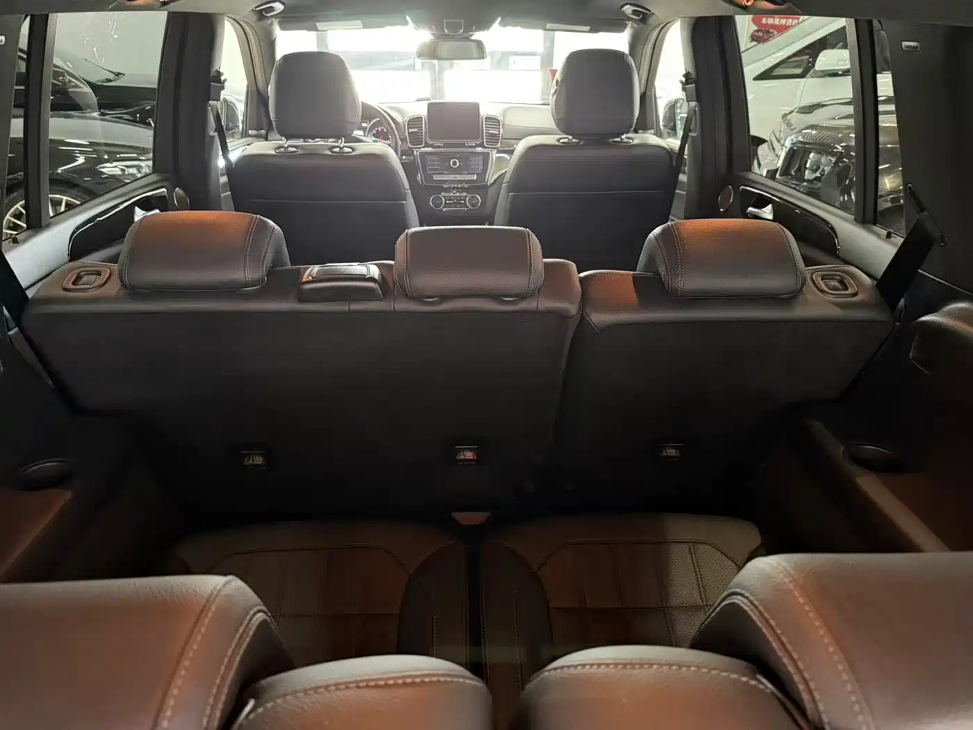 Mercedes-Benz GLS 2017 GLS 400 4MATIC Luxury фото 13