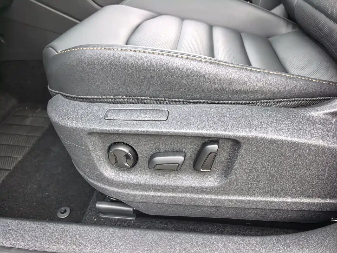 Volkswagen Tharu 2022 280TSI FWD Luxury Edition фото 17