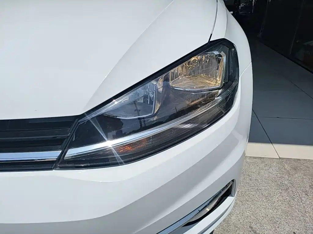 Фото 24 - Volkswagen Golf