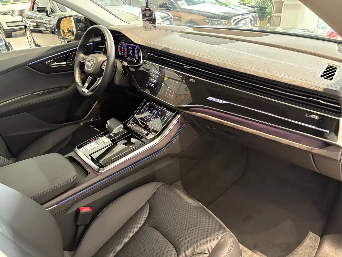 Audi Q8 2024 2023 55 TFSI Luxury Sport