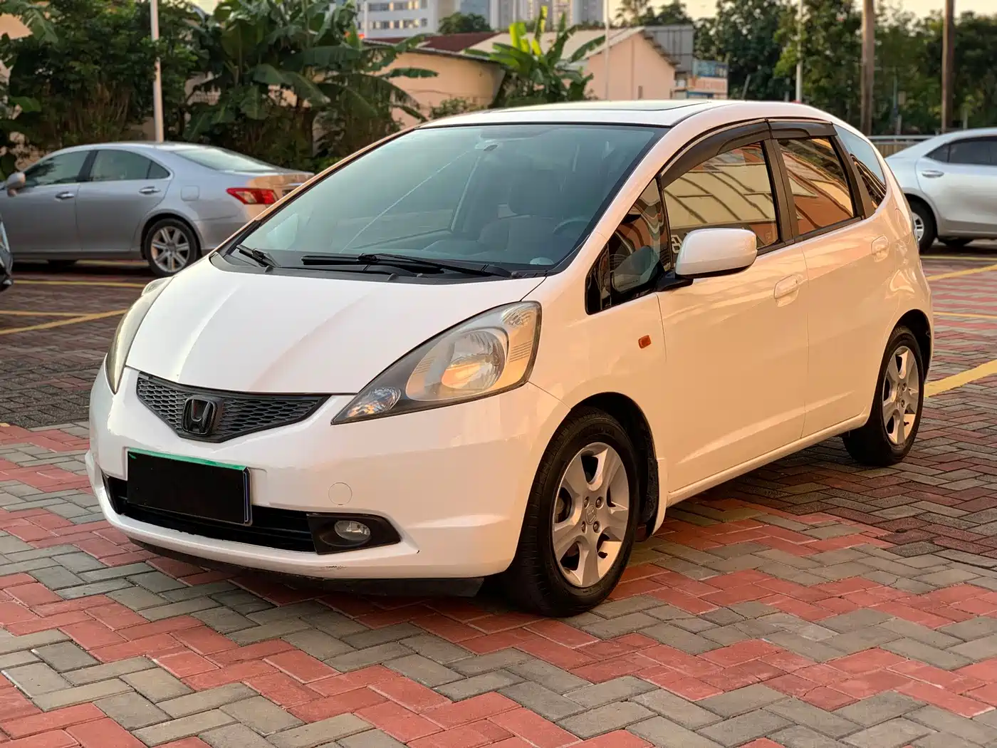 Honda Fit 2010 2008 Model 1.5L Automatic Luxury Edition