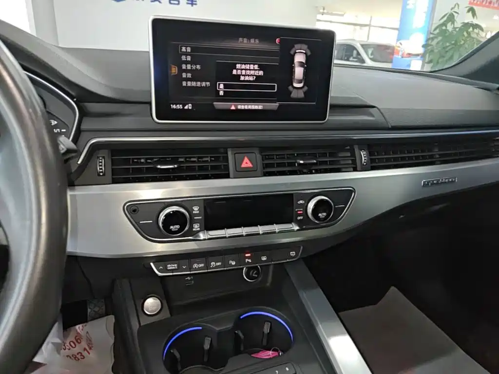 Фото 13 - Audi A4L