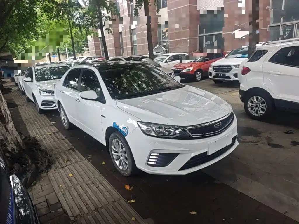 Фото 4 - Geely Vision