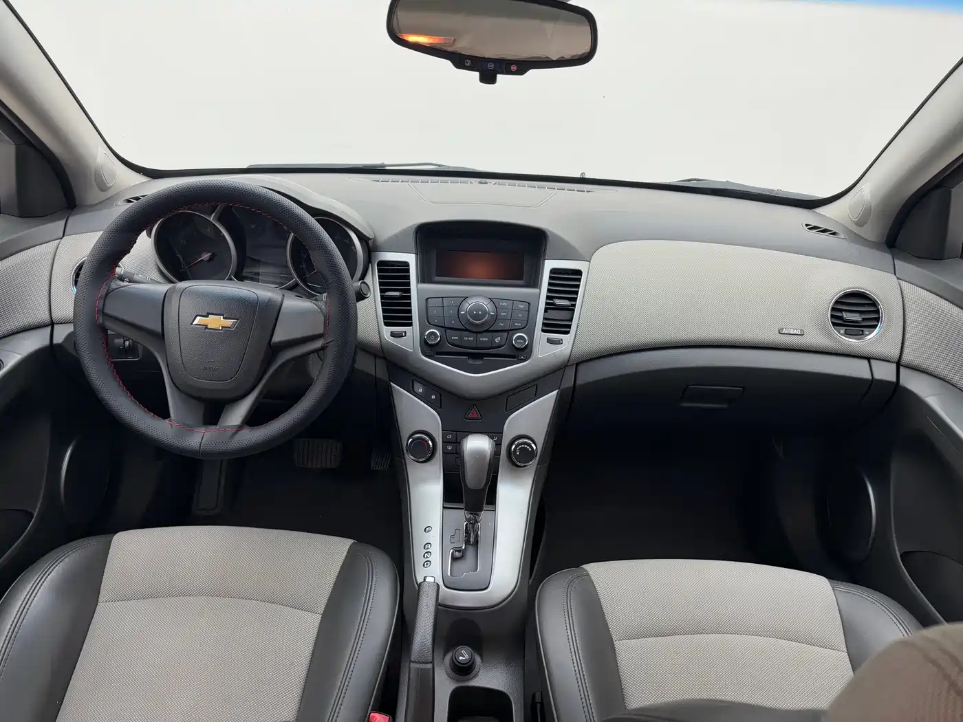 Chevrolet Cruze 2013 Model 1.8L SE AT фото 8