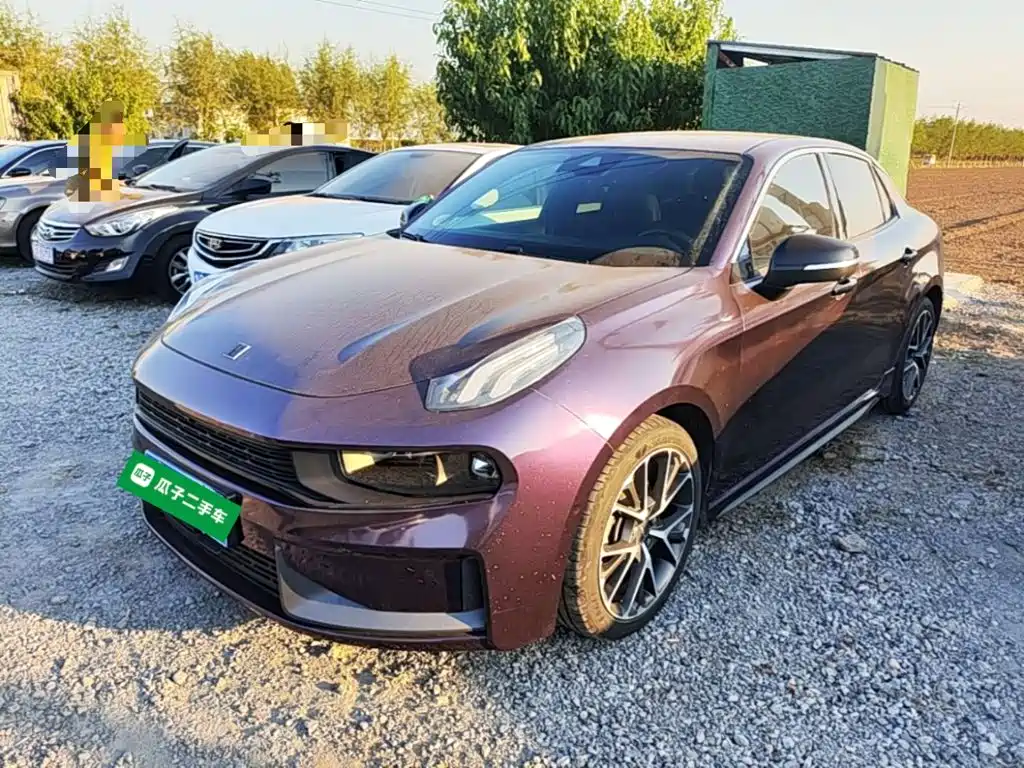 Photo 2 - Lynk & Co 03