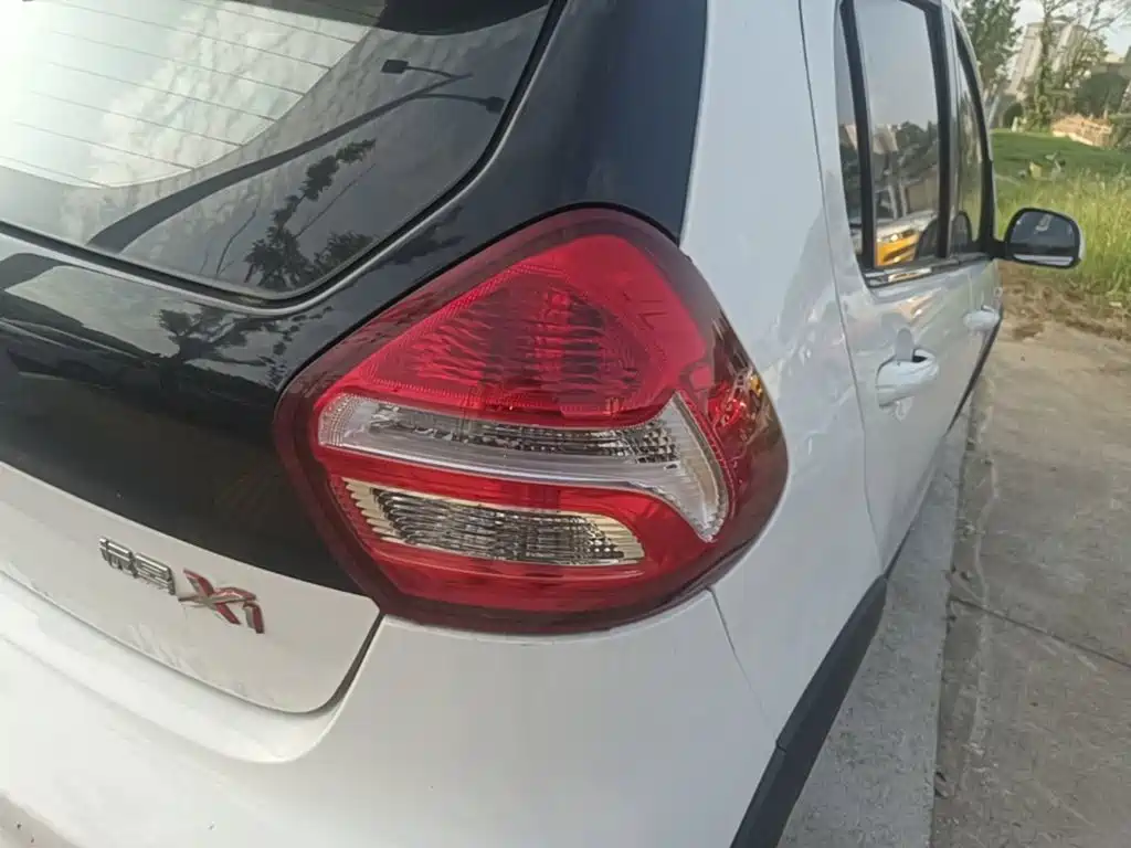 Geely Yuanjing X1 2017 2017 1.3L Auto Fun Edition