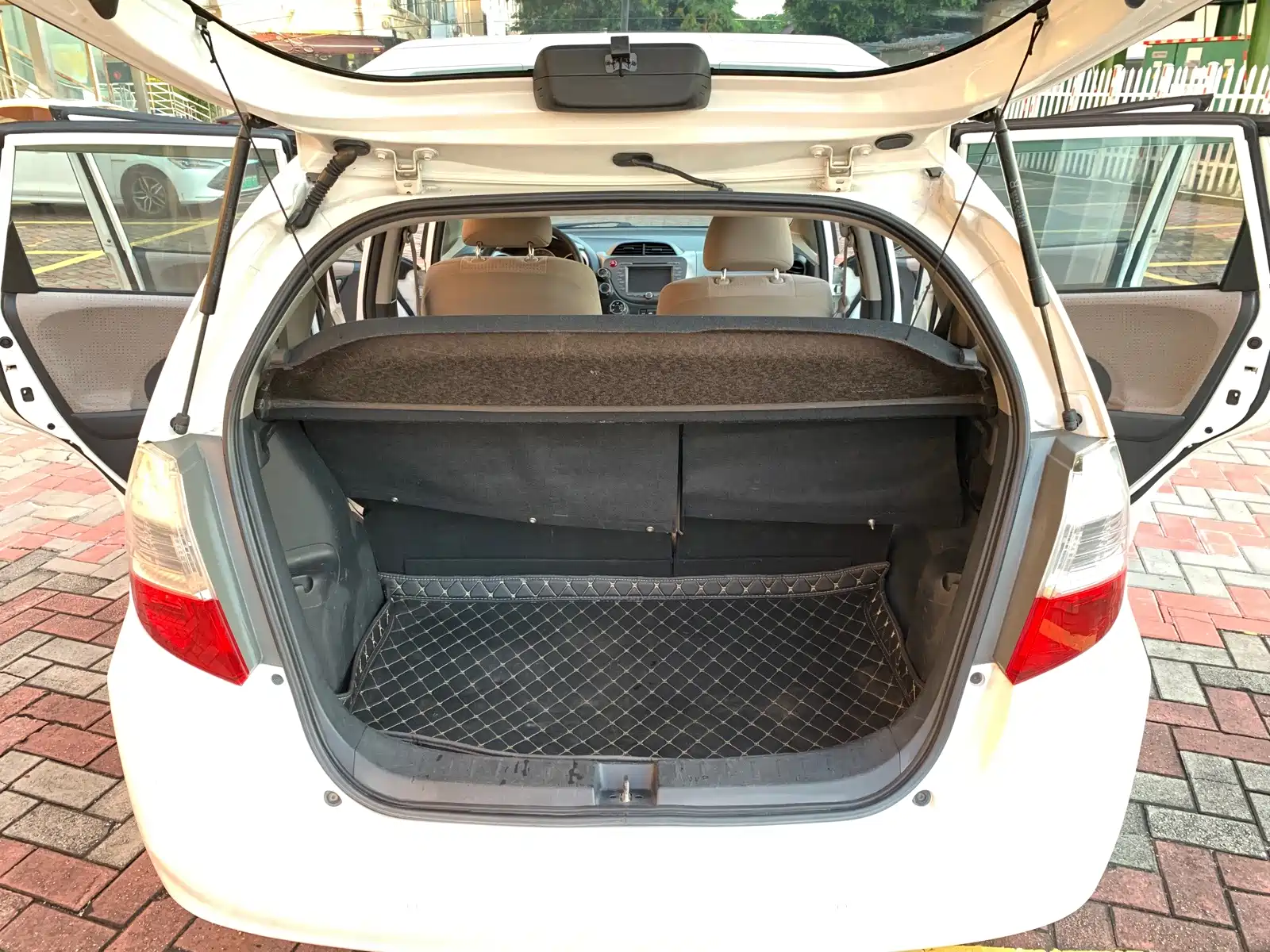 Photo 8 - Honda Fit