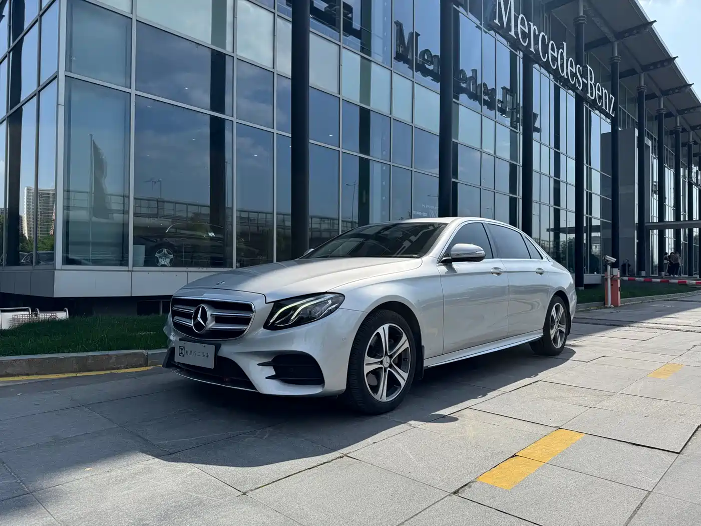 Mercedes-Benz E-Class 2018 E 200 L Sport