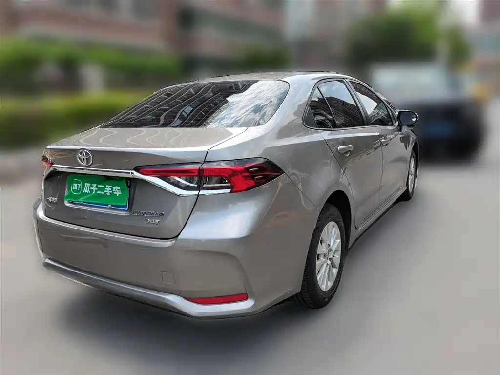Toyota Corolla 2019 1.2T S-CVT GL Pioneer Edition фото 4