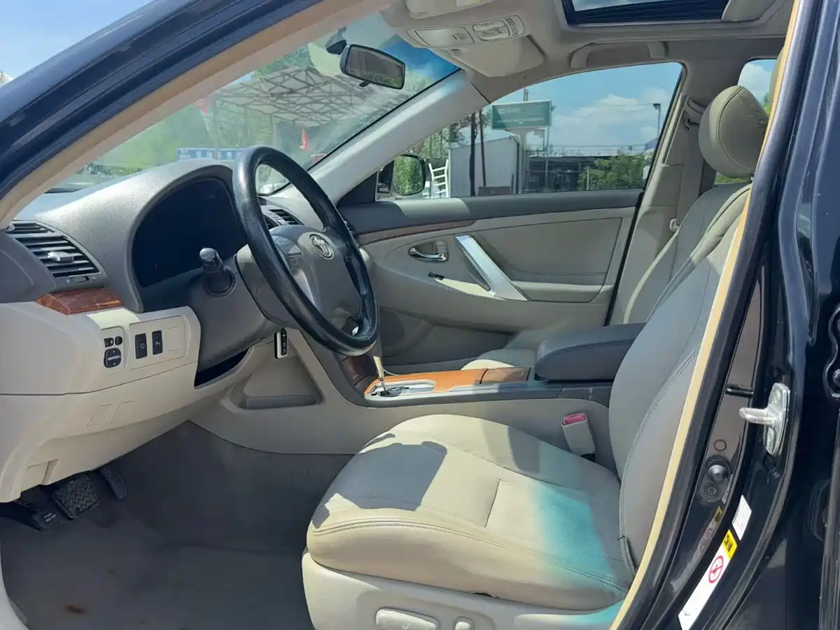 Toyota Camry 2010 240G Luxury Edition фото 5