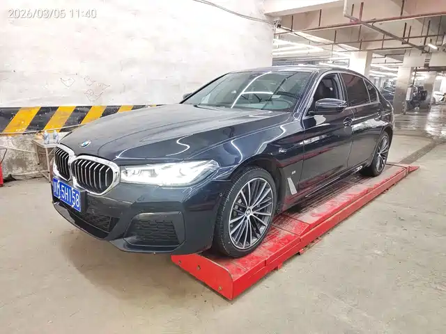 BMW 5 SERIES