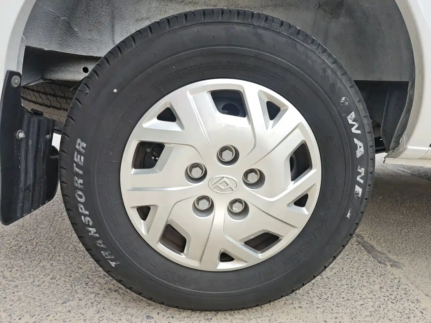 SAIC Maxus Xintu V80 2024 2025 PRO Aoyun 2.0T Manual Short Wheelbase Medium Roof 5/6-Seater