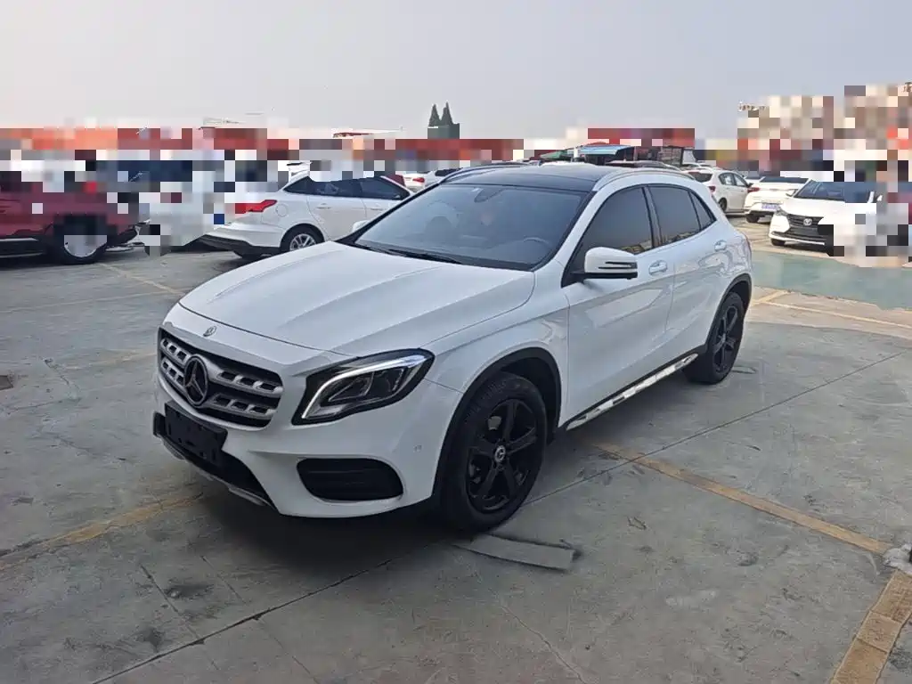 Mercedes-Benz GLA 2019 GLA 200 Fashion