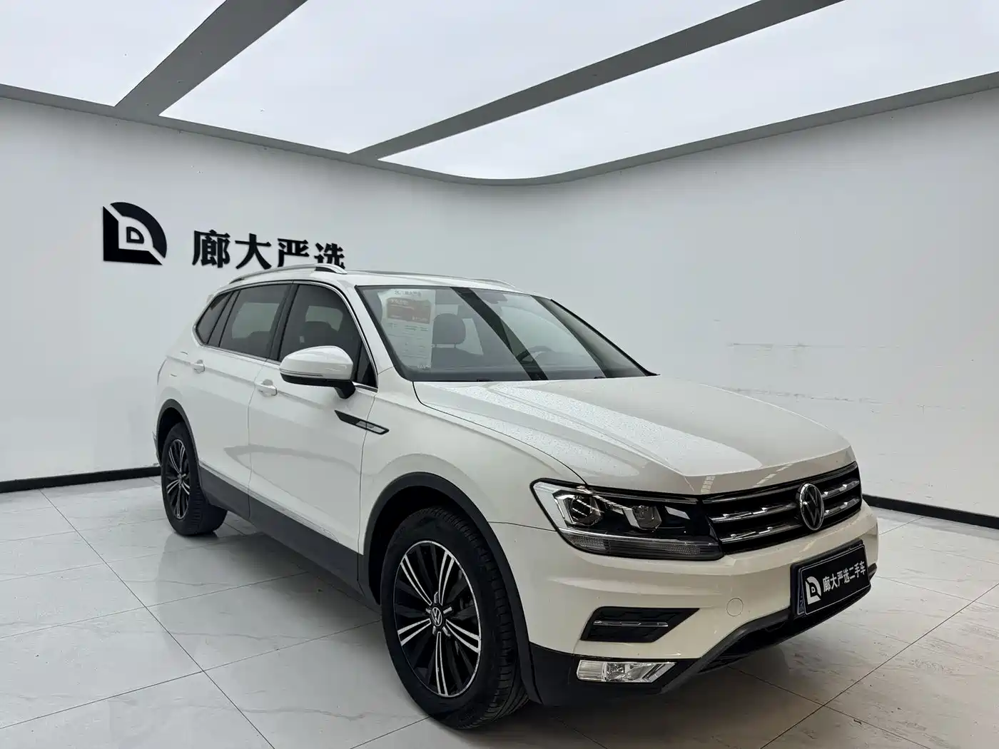 Volkswagen Tiguan L 2021 330TSI Automatic 2WD Smart фото 2