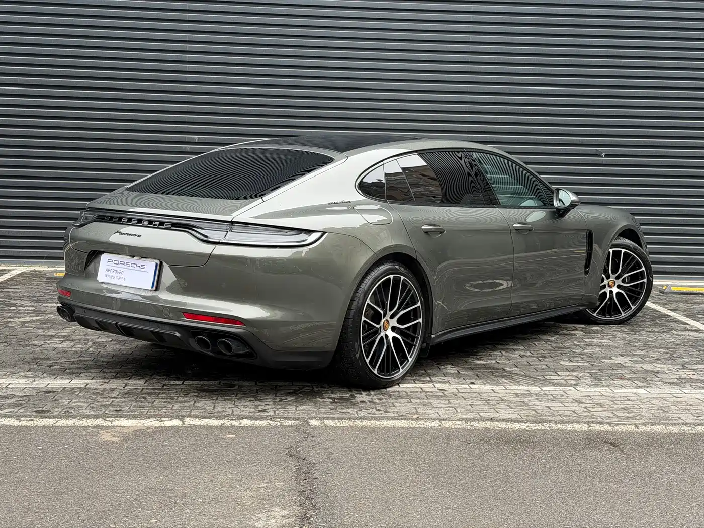 Porsche Panamera 2023 Panamera Executive Long Wheelbase Platinum Edition 2.9T фото 6