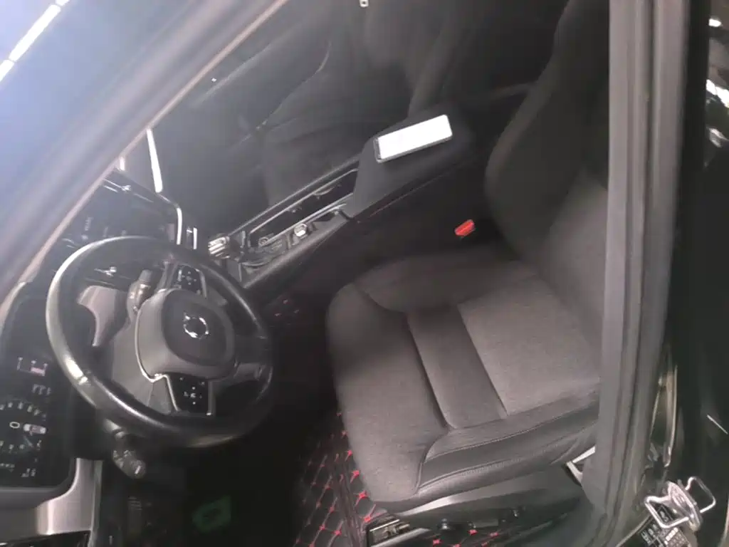 Фото 15 - Volvo S90