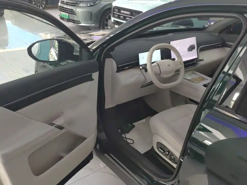 Фото 16 - Dongfeng Yipai eπ008
