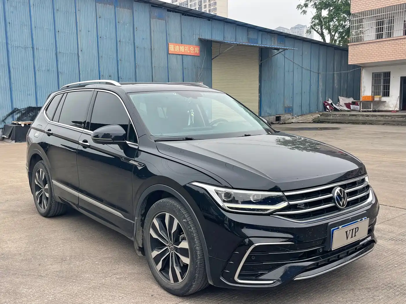 Volkswagen Tiguan L 2022 330TSI Auto 2WD R-Line Premium Edition фото 3