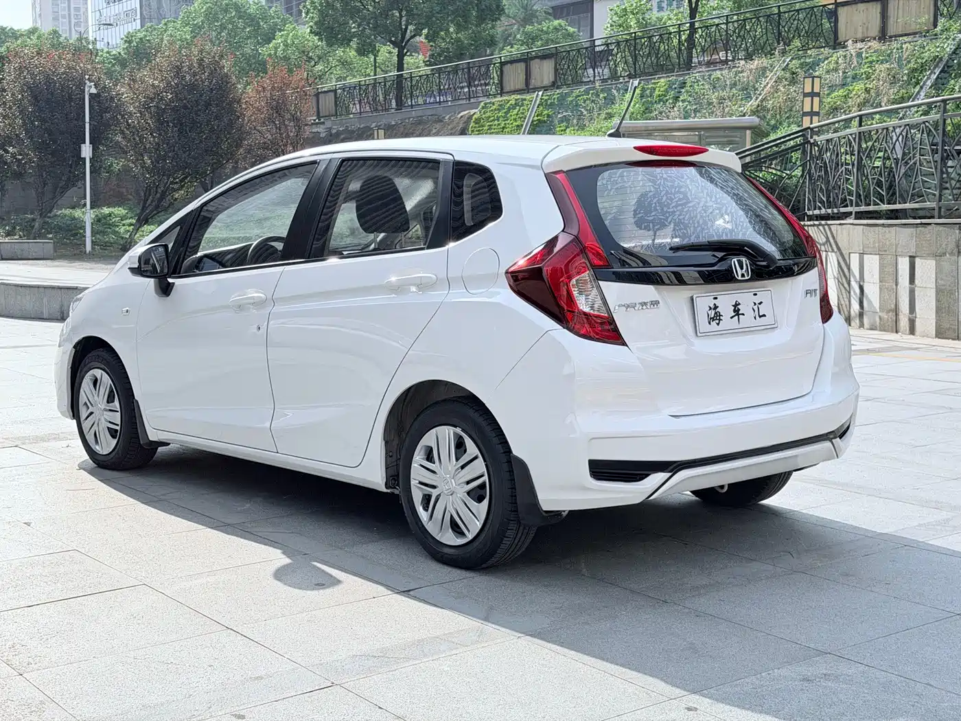 Фото 6 - Honda Fit