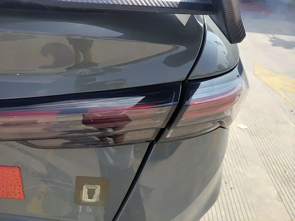 Фото 8 - Geely Binrui