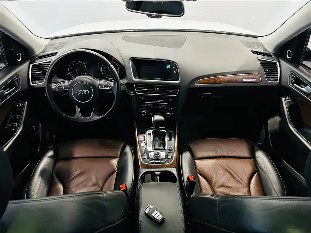 Фото 9 - Audi Q5