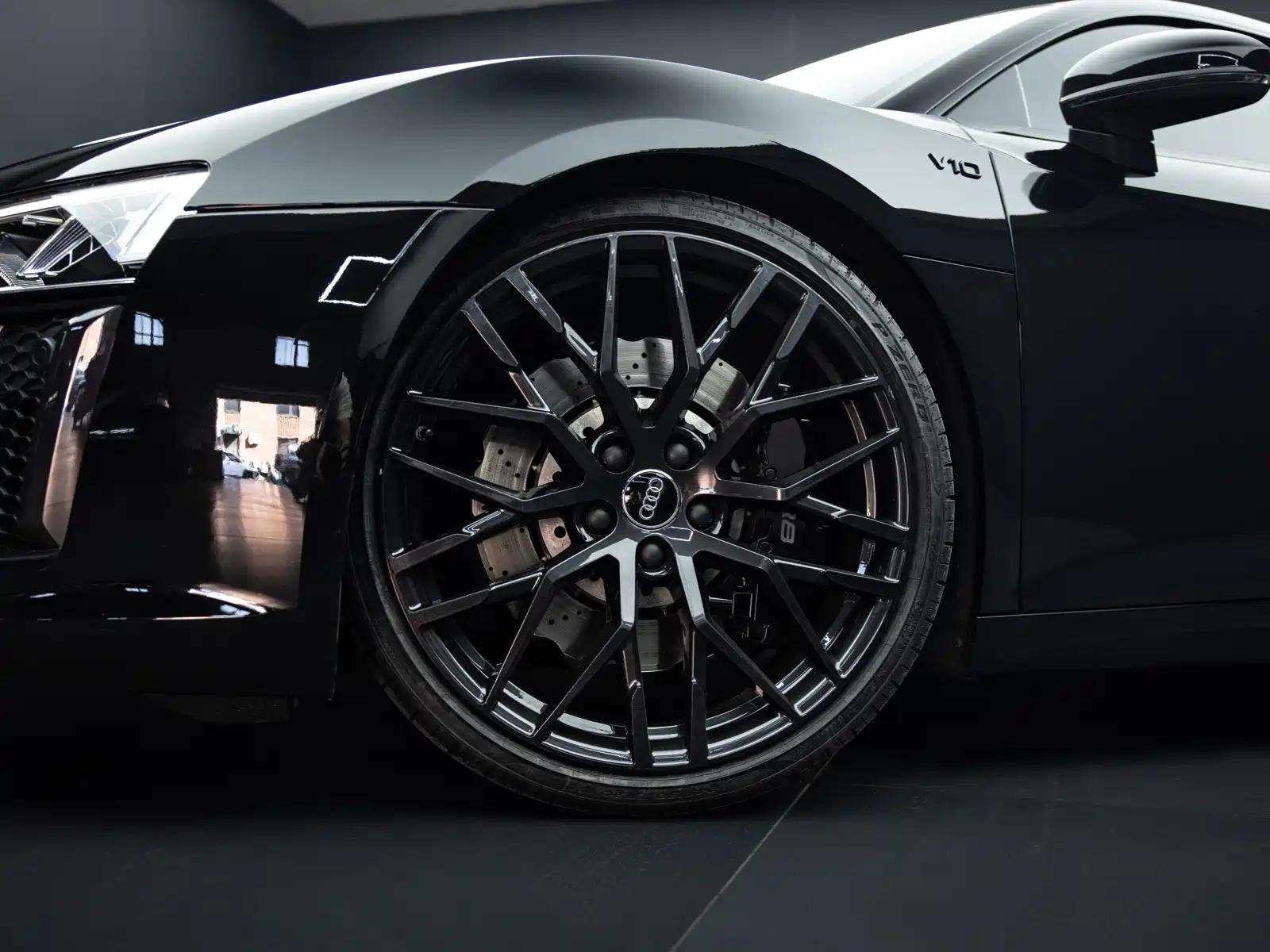 Фото 25 - Audi R8