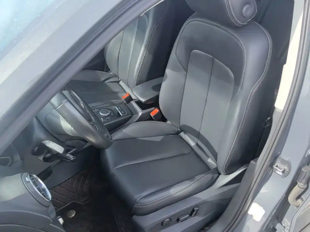 Audi Q2L 2019 2018 35 TFSI Launch Exclusive Edition China VI