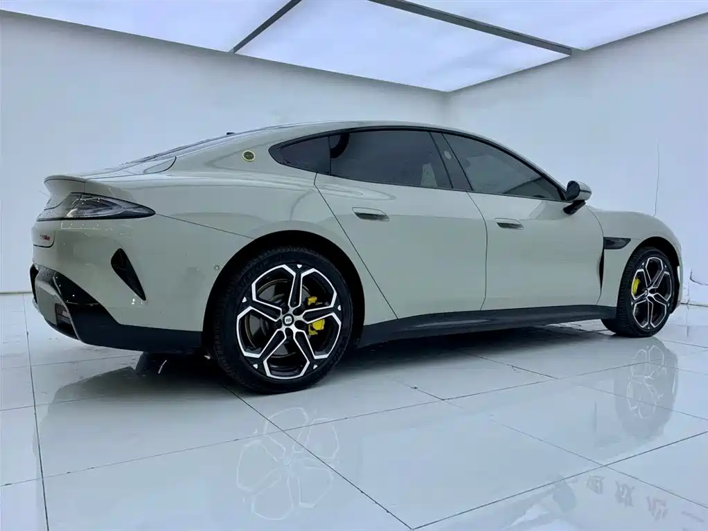 XIAOMI CAR XIAOMI SU7