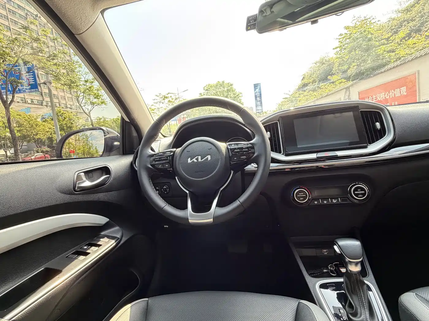Kia KX1 2021 1.4L CVT Sunroof Version фото 14