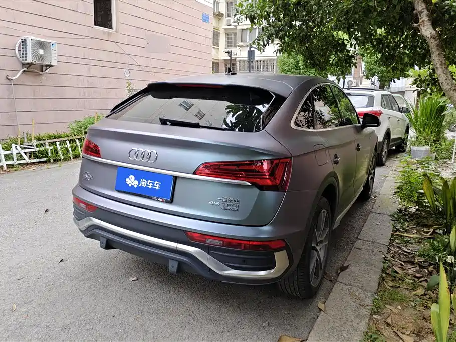 Audi Q5L Sportback 2022 40 TFSI Luxury фото 3