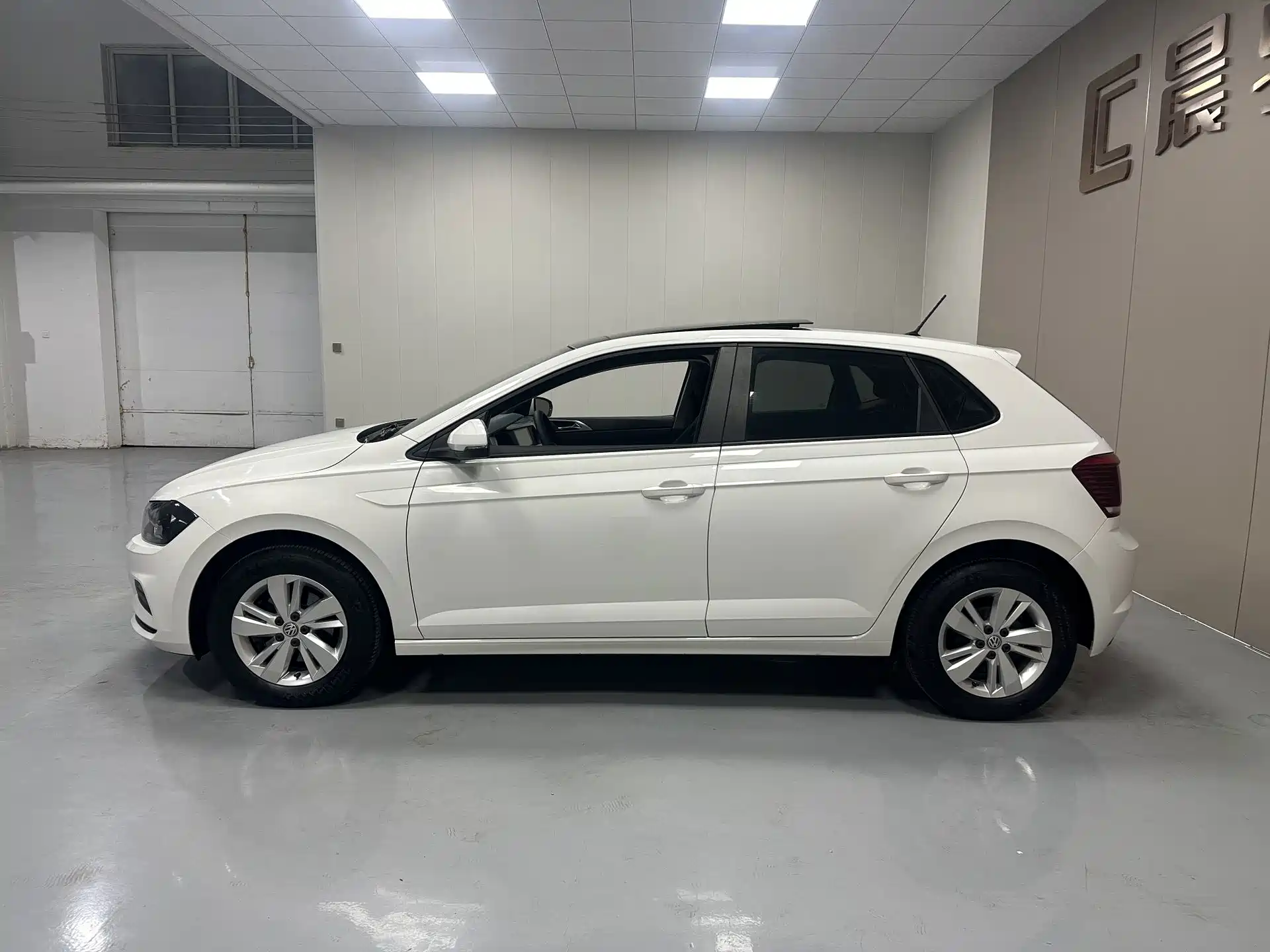 صورة 7 - Volkswagen Polo