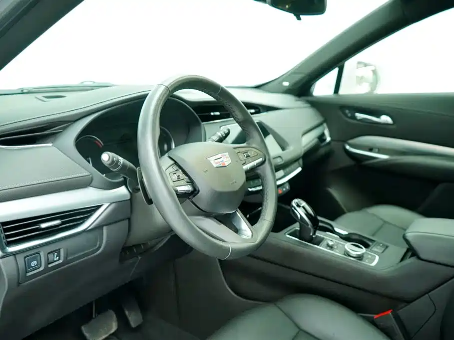 Cadillac XT4 2022 28T FWD Luxury фото 21