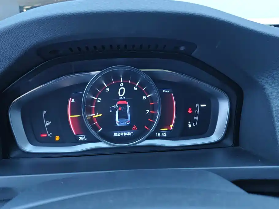 Фото 14 - Volvo S60