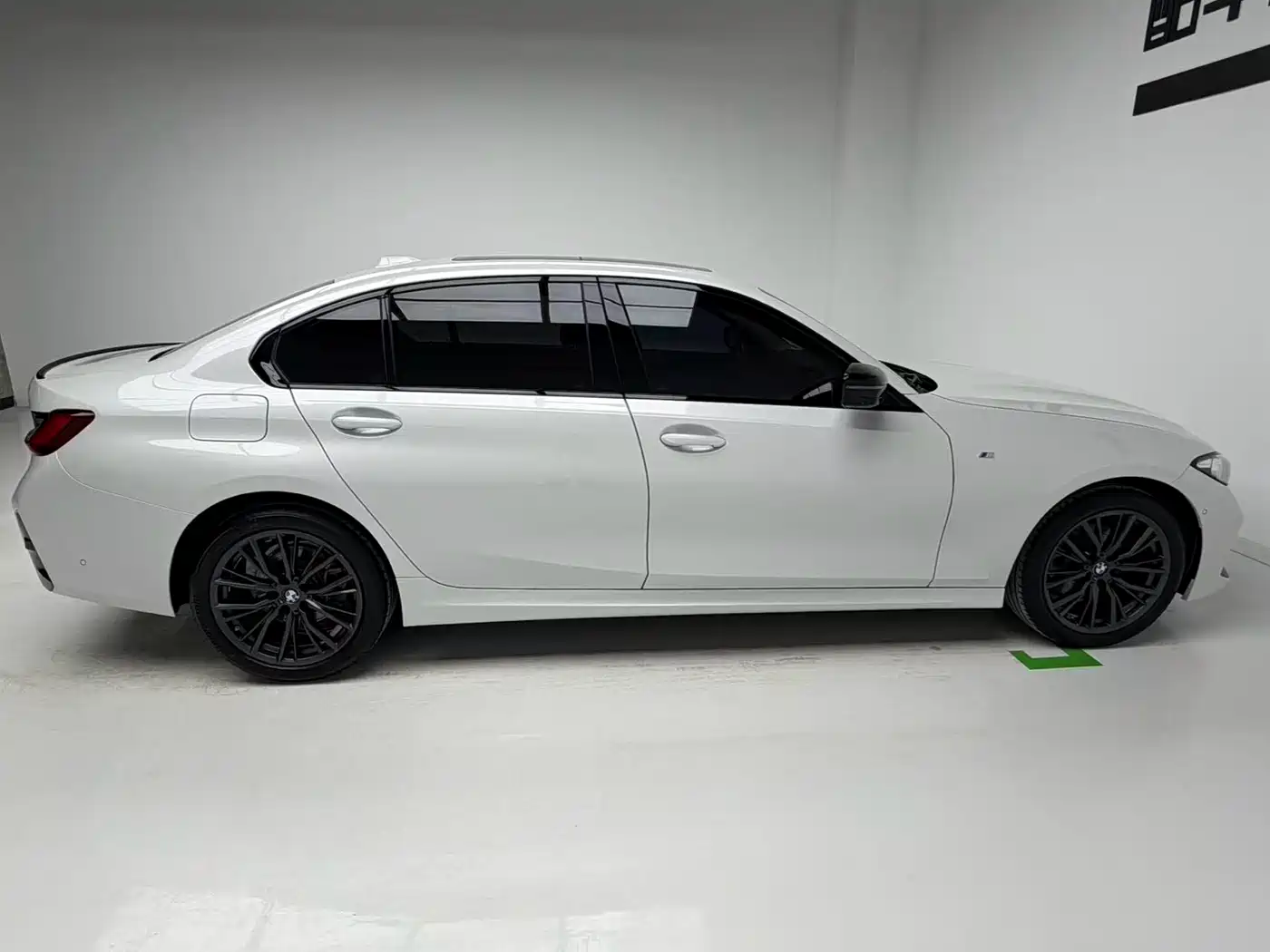 BMW 3 Series 2024 325Li M Sport Shadowline Package фото 7