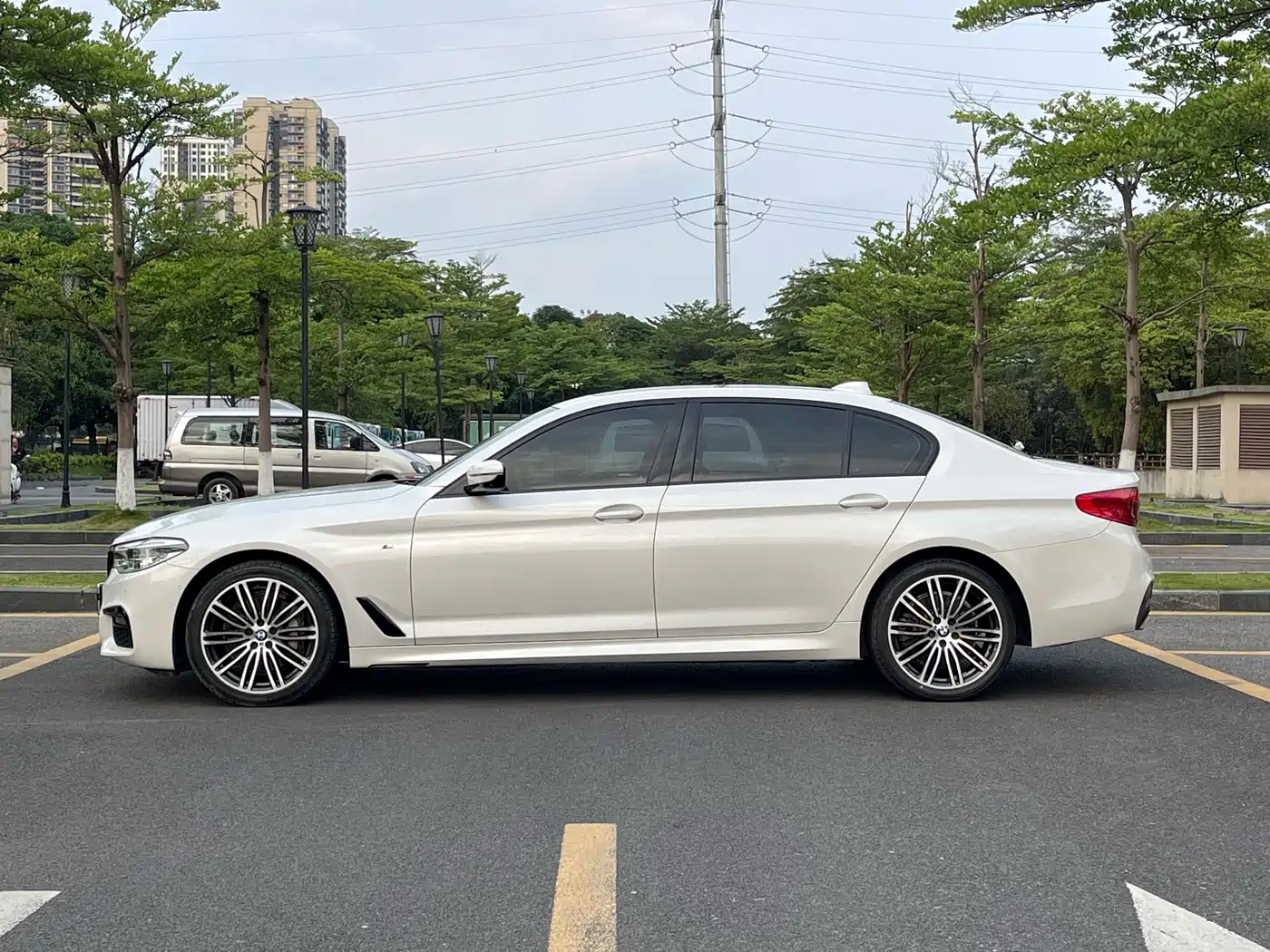 BMW 5 Series 2019 530Li Premium M Sport Package фото 7
