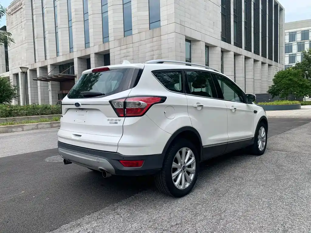 Photo 10 - Ford Kuga