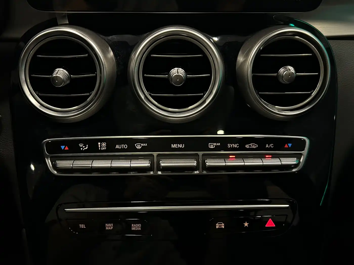 Mercedes-Benz GLC 2020 Facelift GLC 260 L 4MATIC Dynamic фото 15