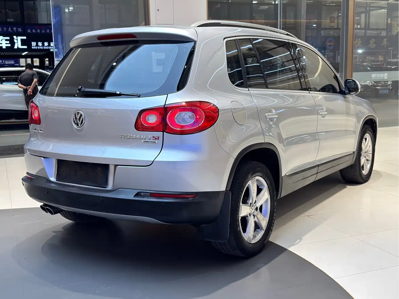 Volkswagen Tiguan 2010 2.0TSI Automatic 4WD Elite фото 16