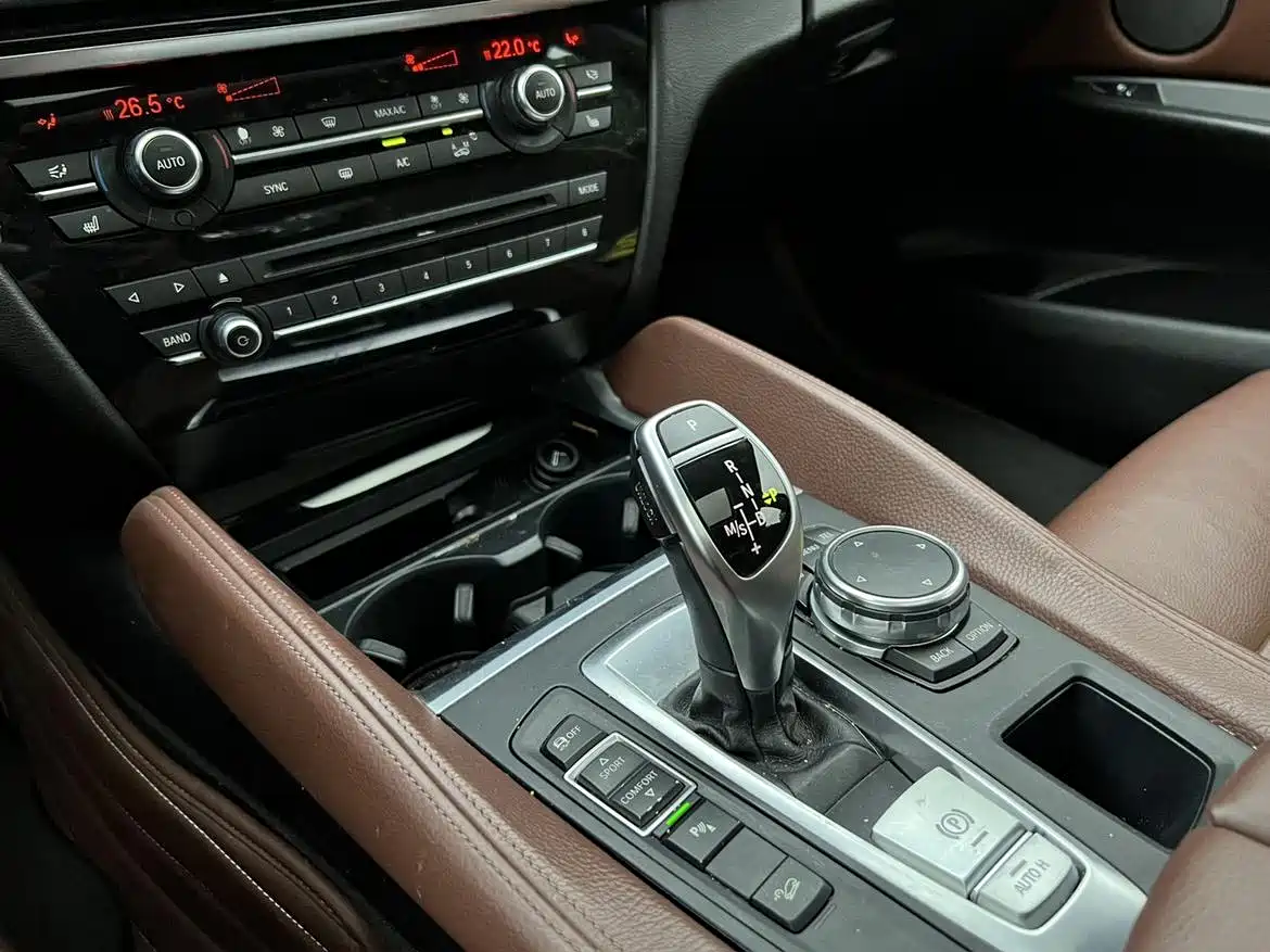 BMW X6 2015 xDrive35i Leading Type фото 9
