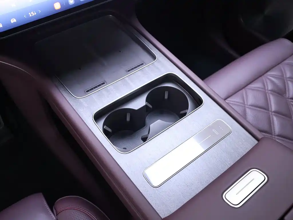 NIO ES8 2026 2025 Model 6-Seat Executive Luxury Edition